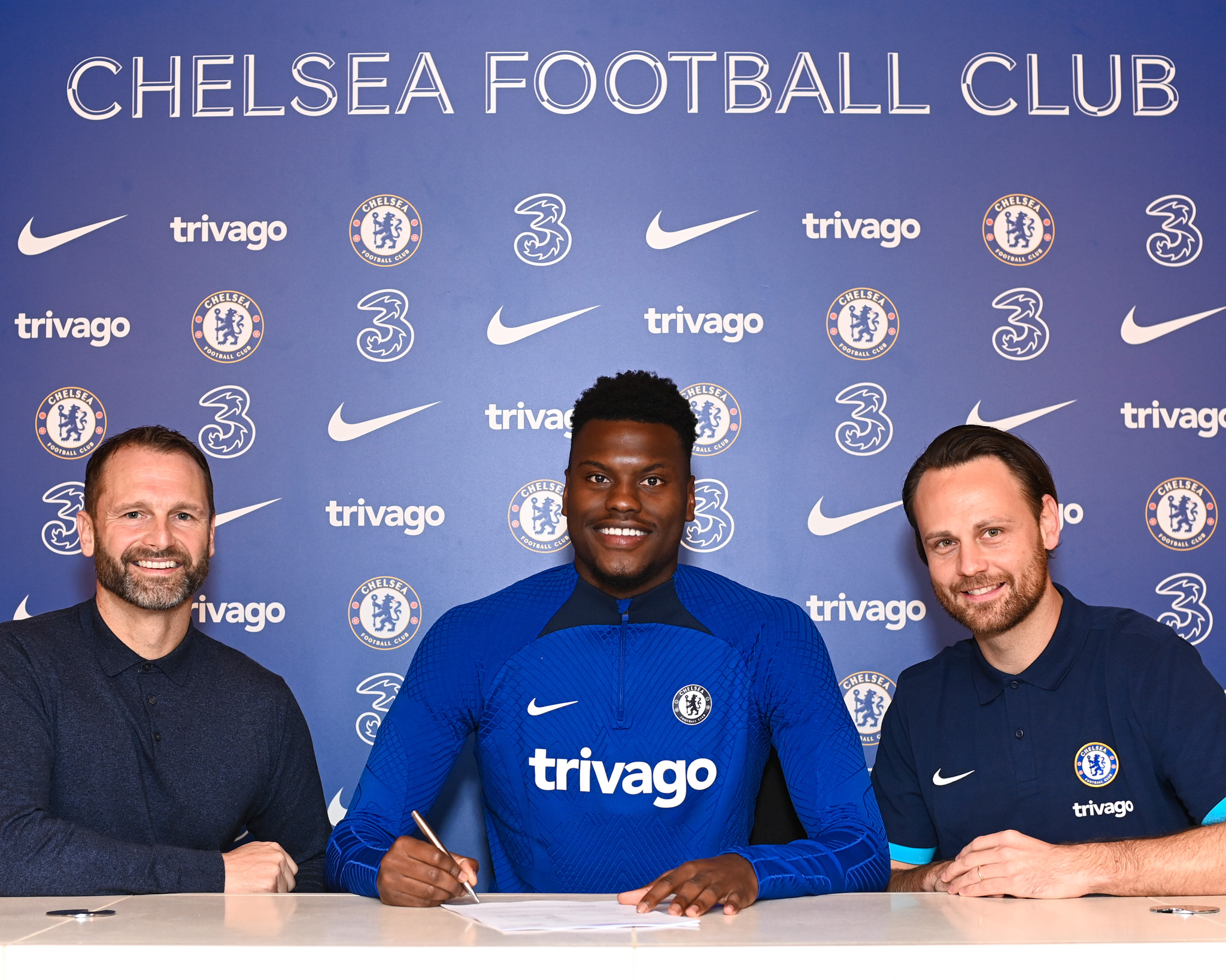 OFFICIAL: Chelsea Announce Signing Of France Defender Badiashile