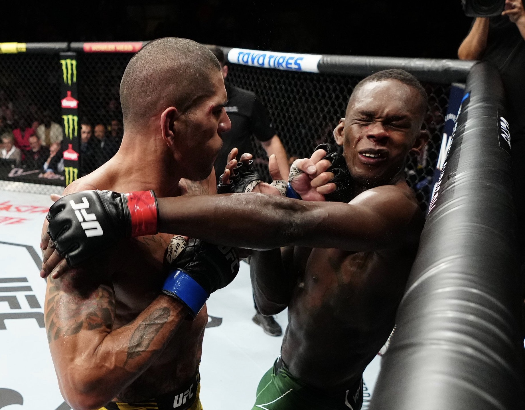 Pereira Knocks Out Adesanya To Emerge New UFC Middleweight Champion