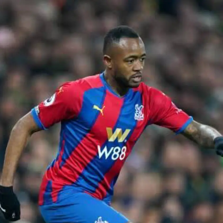 Mesmo com um jogador a mais, Crystal Palace fica só no empate com