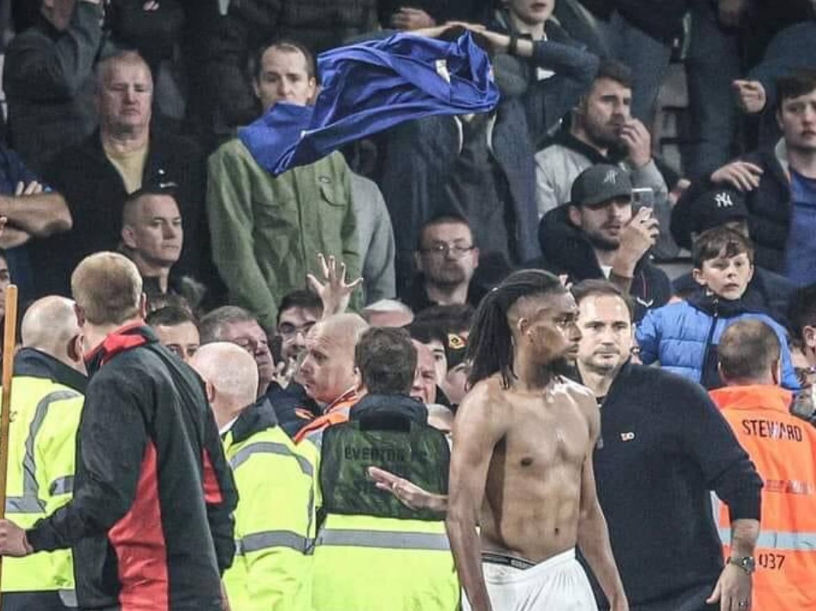 Angry Everton Fans Throw Iwobi’s Shirt Back At Him After Humiliating Loss To Bournemouth