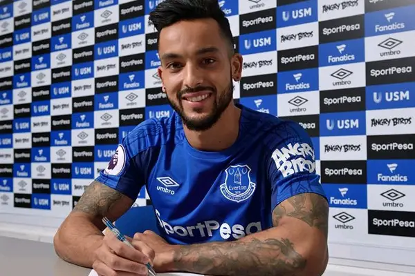 Everton Complete £20m Signing Of Walcott From Arsenal