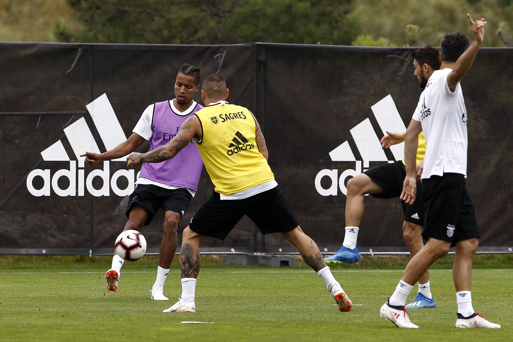 Ebuehi Joins Benfica Pre-season Training After World Cup Break