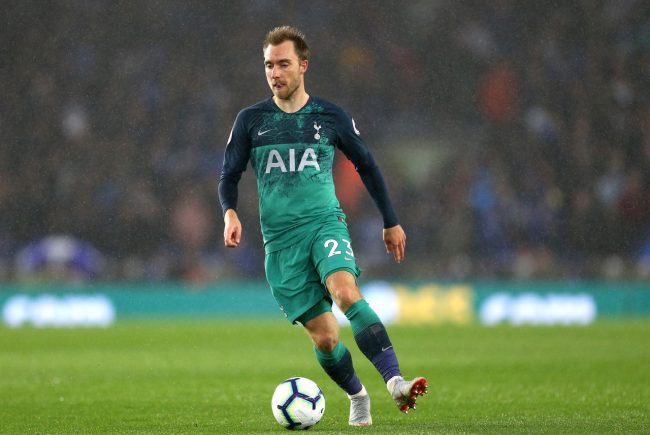 Juventus liên hệ mua tiền vệ