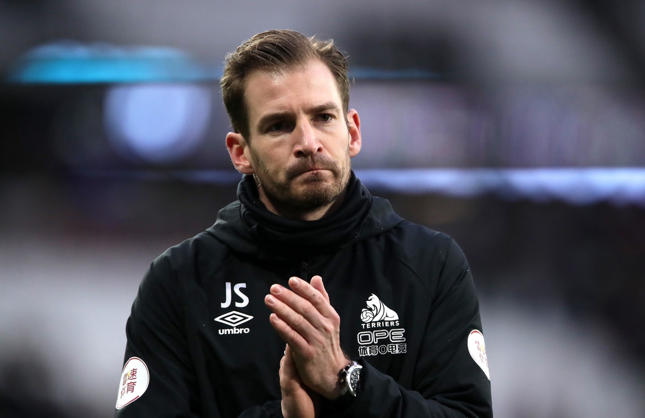 Siewert Says Spurs ‘More Difficult’ Without Kane