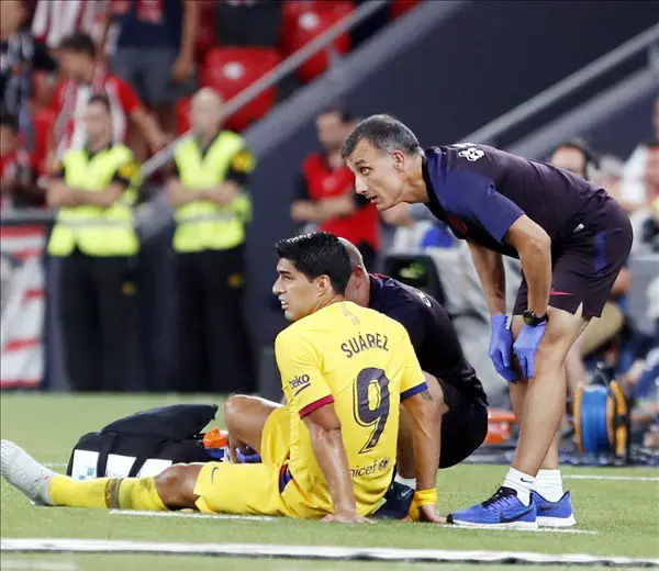 Barcelona Confirm Suarez’s Indefinite Injury-Induced Layoff