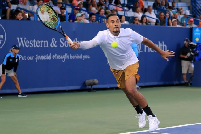 신시내티 폭발 후 뜨거운 물에 Kyrgios