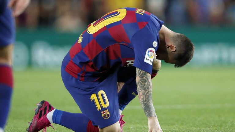Barcelona Face Anxious  wait On Messi Injury