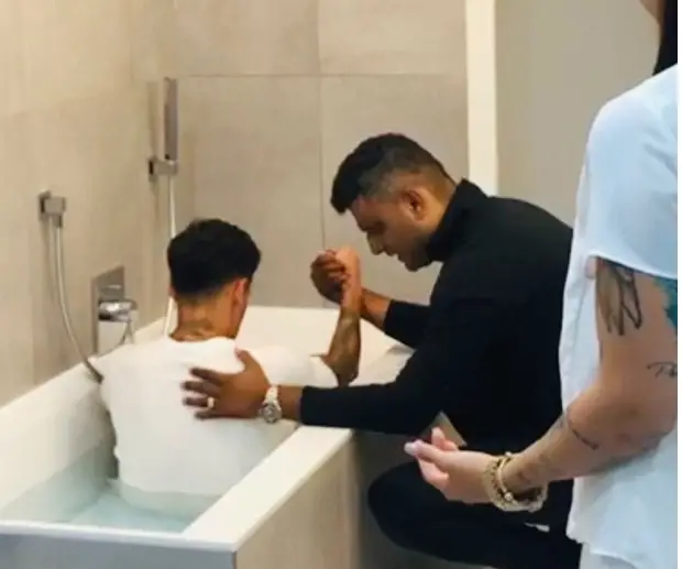 Coutinho Gets Baptized In his Bathtub