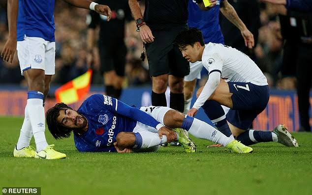 Everton’s Gomes Suffers Horrific Injury Against Tottenham (Images)
