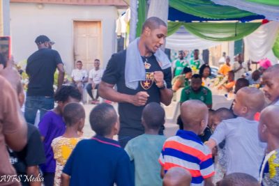 odion-ighalo-christmas-shanghai-shenhua-ighalo-orphanage