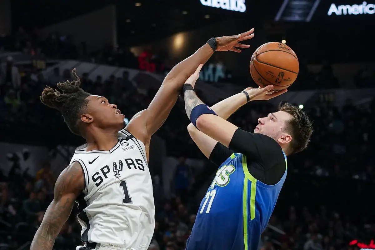 Spurs And Rudy Gay To Host Mavs At AT;T Center