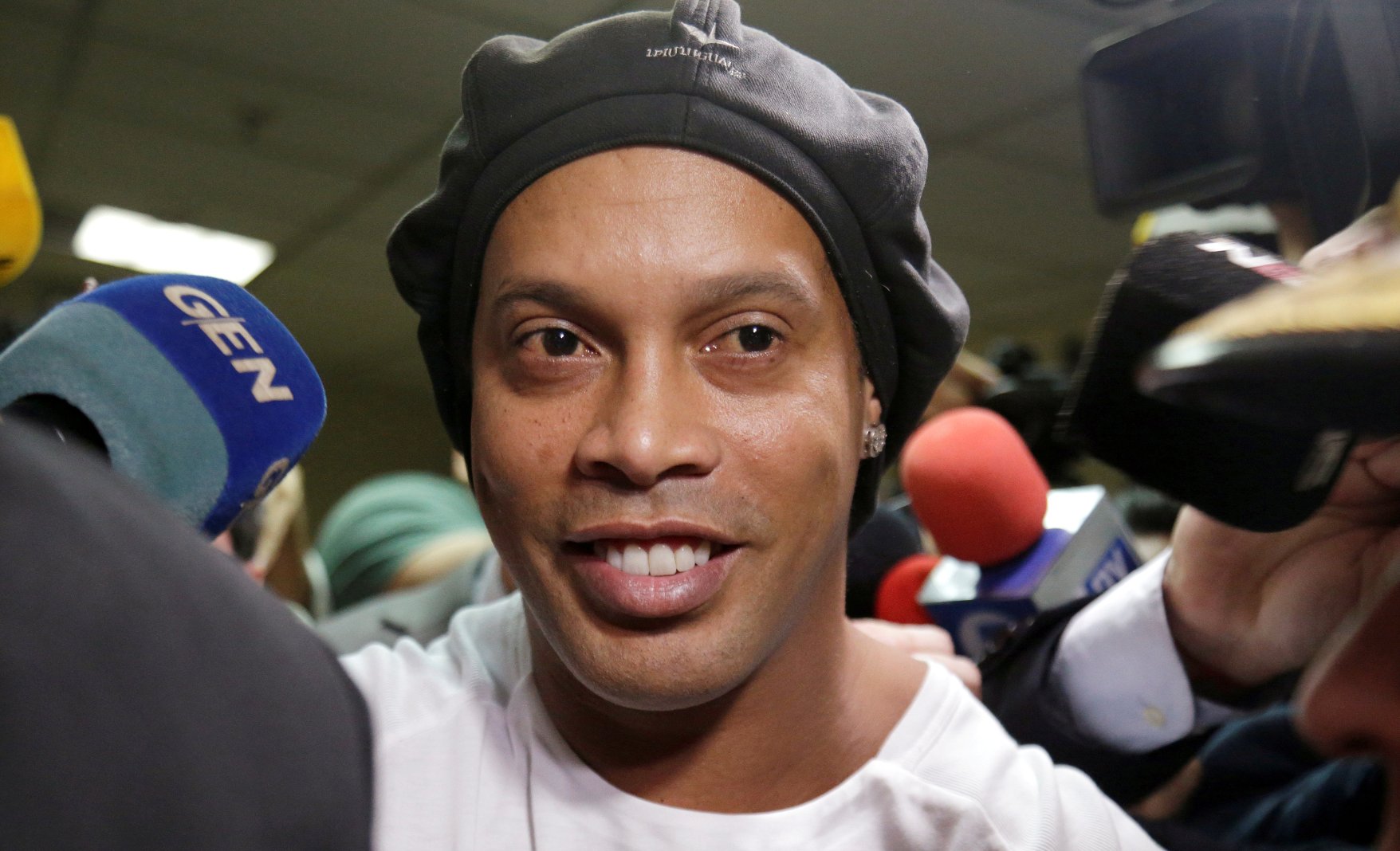 Ronaldinho Considers Coming Out Of Retirement To Play Under Maradona