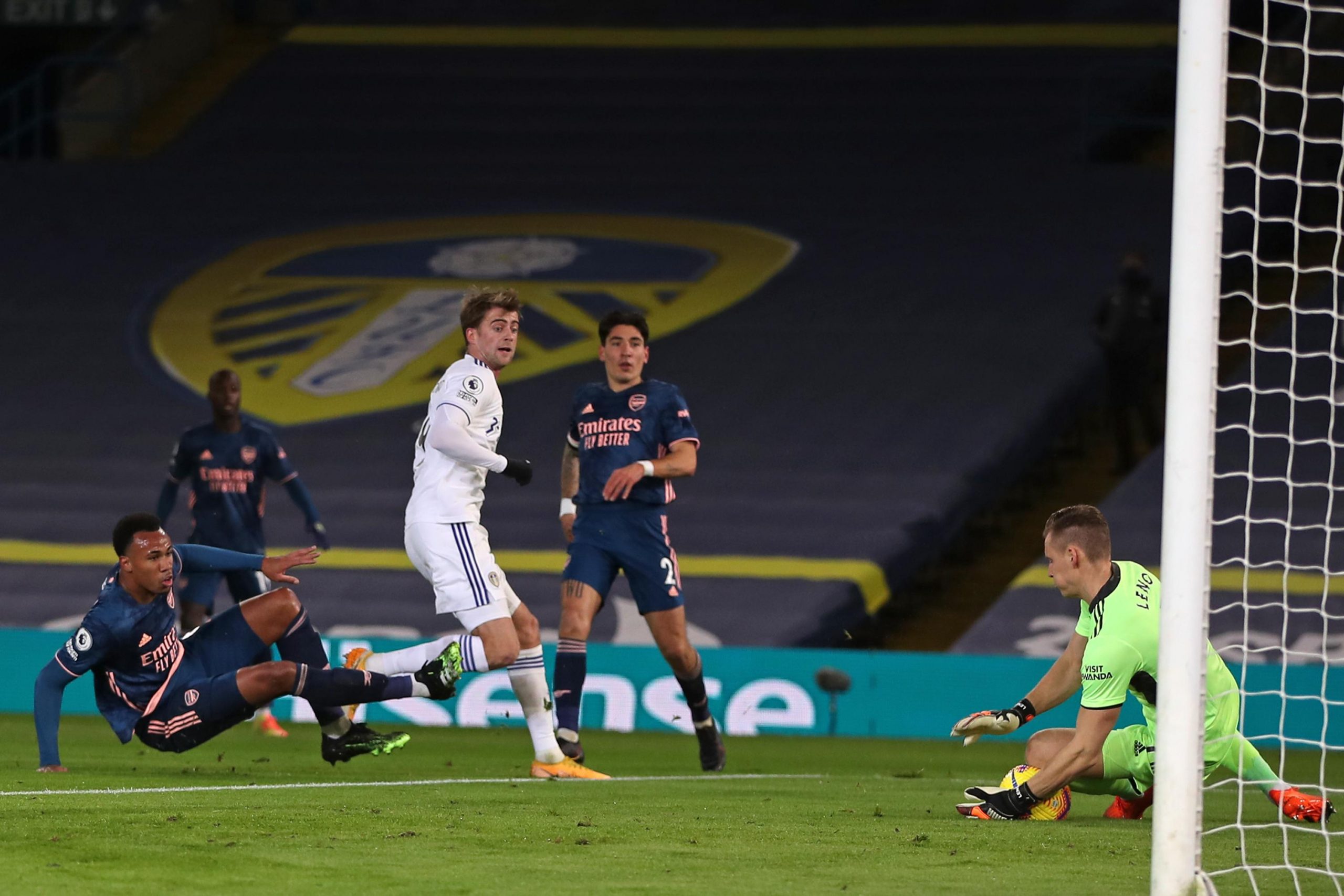 Premier League :  10-man Arsenal Grind Out Draw Against Leeds United