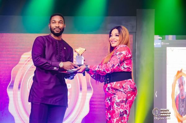 Infinix Receives Mobile Phone Brand Of The Year Award At The Peace Legend Awards