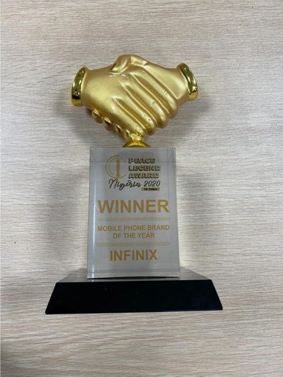 infinix-receives-mobile-phone-brand-of-the-year-award