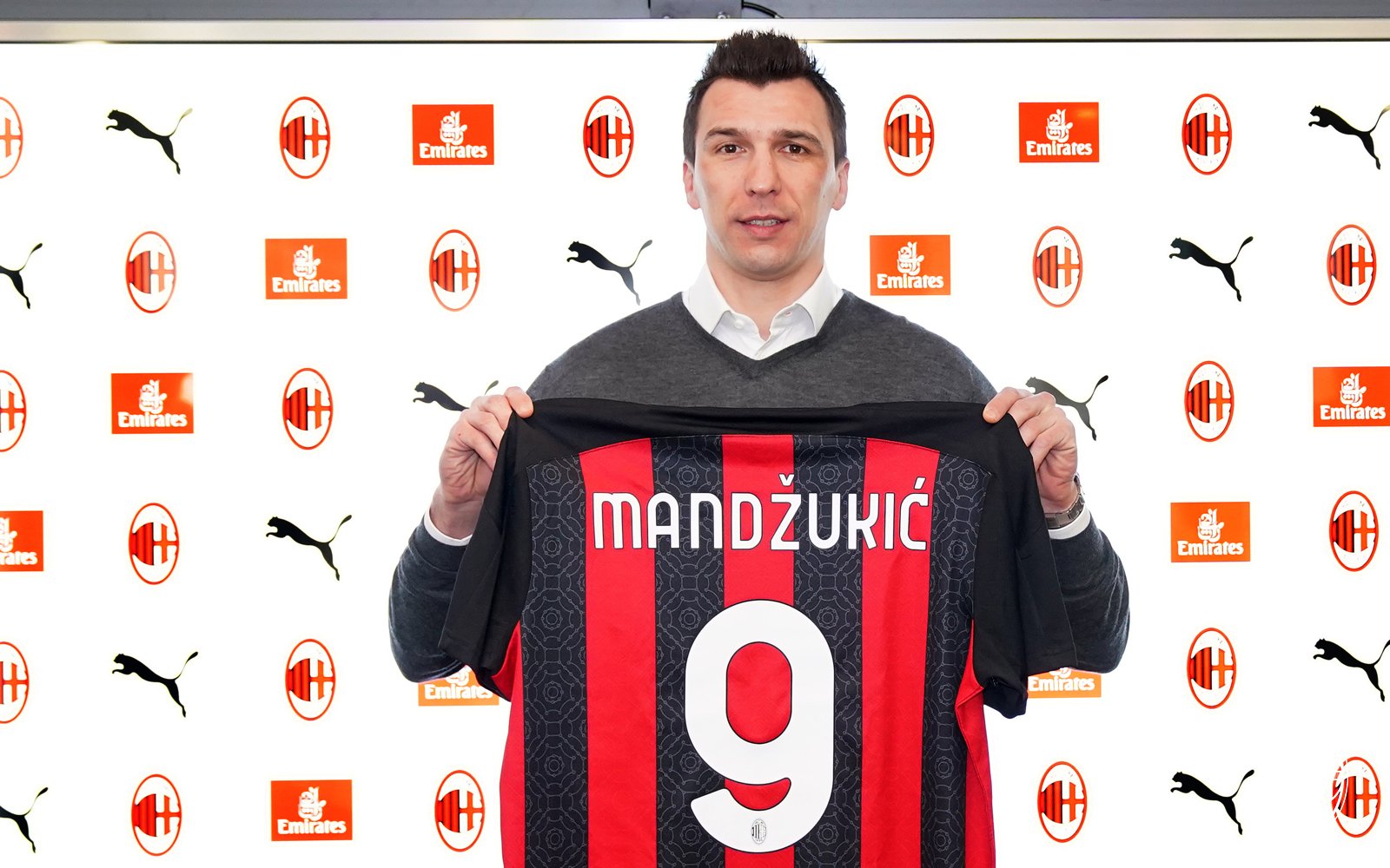 Ex-Bayern Munich Star Mandzukic Joins AC Milan