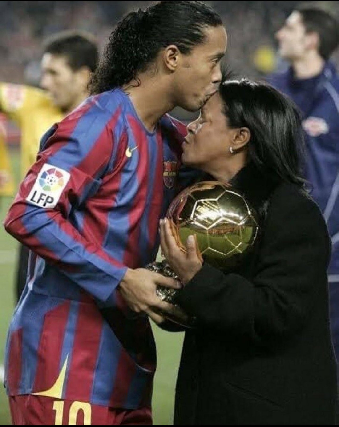 Ronaldinho’s Mum Passes Away After Contracting Coronavirus 