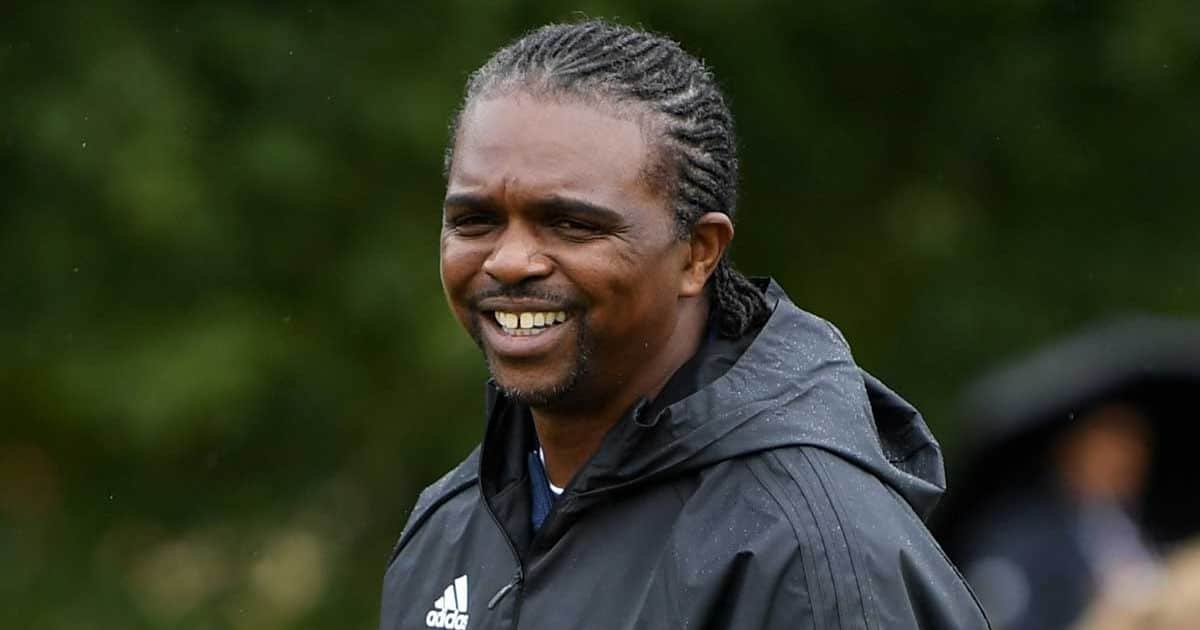 Kanu Hangs Out With Football Legends