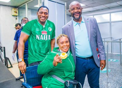 paralympians-sunday-dare-minister-of-youth-and-sports-development-daniel-amokachi