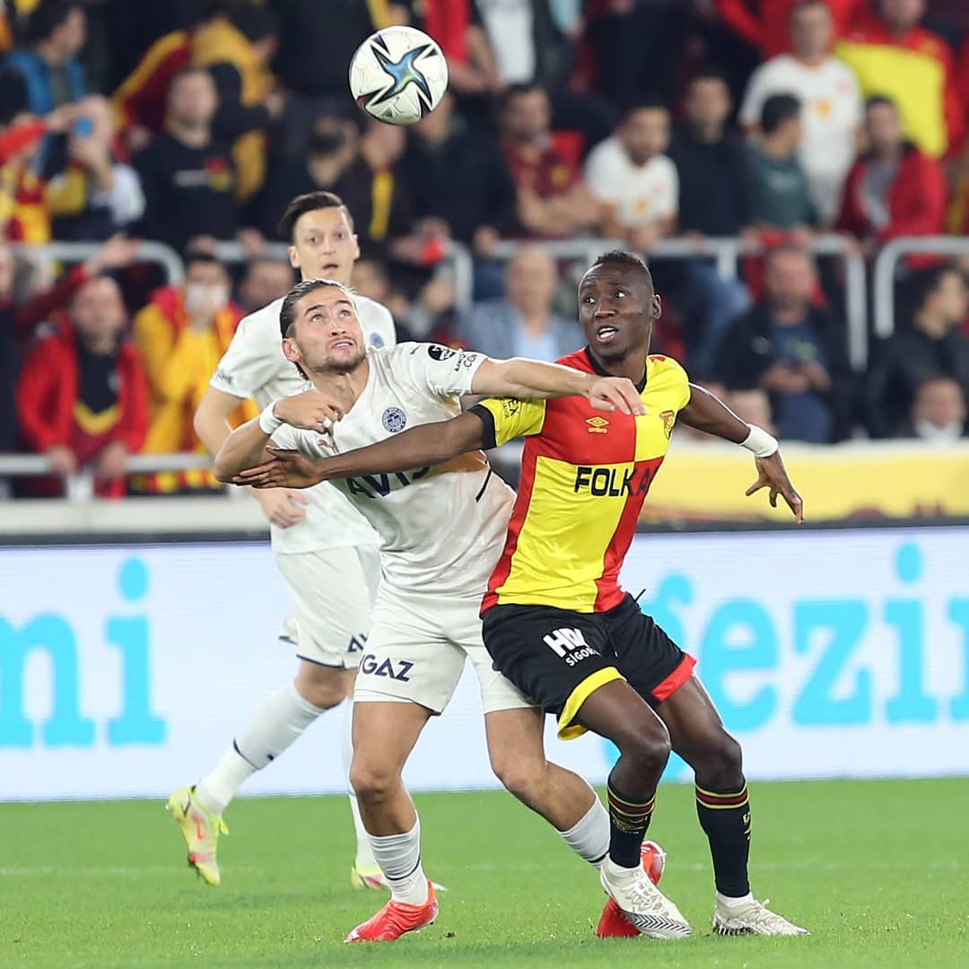 Nwobodo In Action, Ideye Benched As Struggling Goztepe Draw Against Fenerbahce