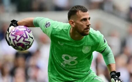 Burnley Goalkeeper Becomes First Victim Of New Premier League Rule