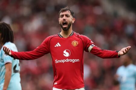 ‘Childish’ Fernandes Not Fit To Captain Man United — Liverpool Legend