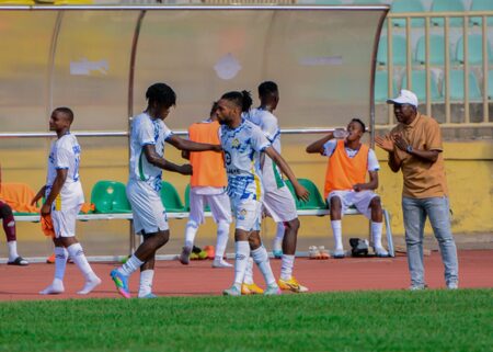 Coach Tunde Sanni directs Kwara United players in NPFL action