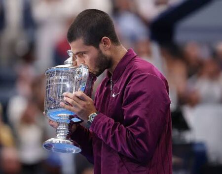 ਅਲਕਾਰਾਜ਼ ਨੇ ਸਿਨੇਰ ਨੂੰ ਹਰਾ ਕੇ ਪੁਰਸ਼ਾਂ ਦਾ ਯੂਐਸ ਓਪਨ ਚੈਂਪੀਅਨ ਬਣਨਾ ਸ਼ੁਰੂ ਕੀਤਾ