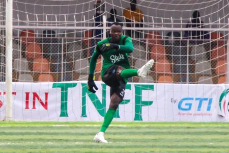 NPFL: Enyimba Goalie Ogunga Rallies Teammates Against Former Club Bayelsa United