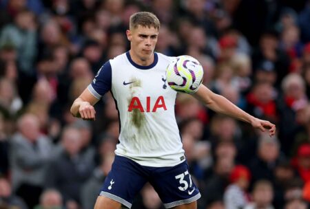 Puyol Is My Idol –Van Den Ven