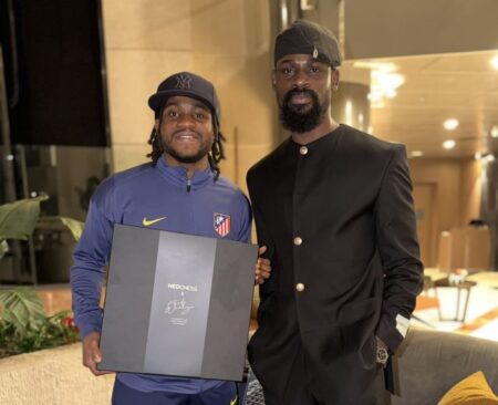 Onakoya Delivers Custom Chessboard To Lookman