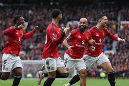 EPL: Carrick Maintains Perfect Record As Man United Edge Tottenham
