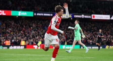 Dowman Makes History In Arsenal 2-0 Win Against Everton