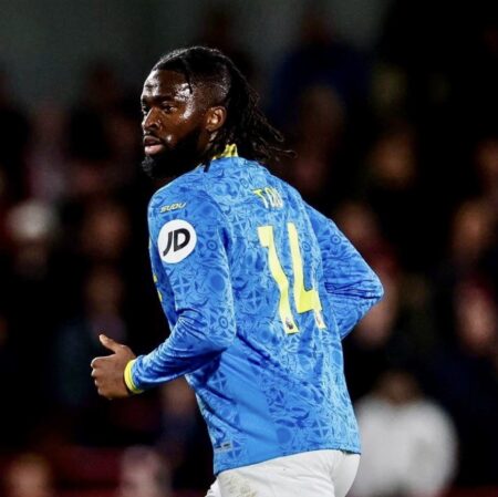 Wolves Manager Speaks On Arokodare’s Impact In 2-2 Draw At Brentford