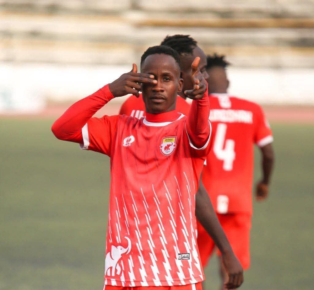 Jonathan Mairiga in action for Wikki Tourists chasing NPFL top scorers award