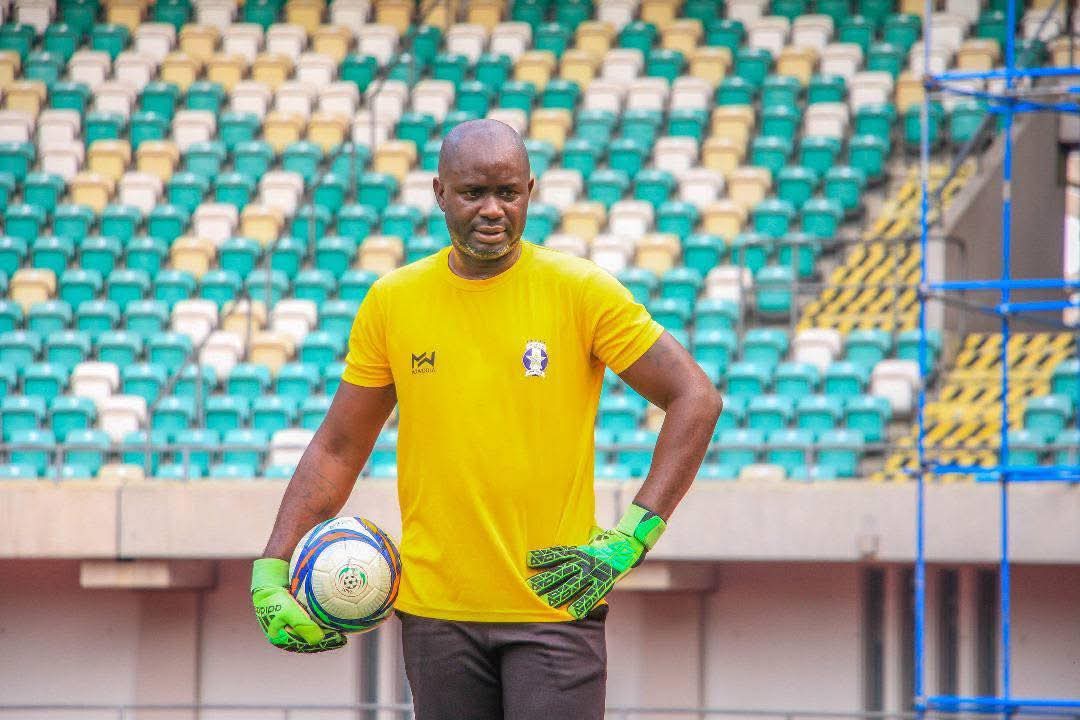 Flamingos goalkeeper coach, Kola Ige, in Shooting Stars SC training session
