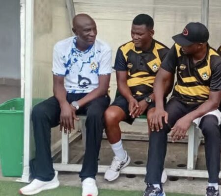 NPFL: Kwara United Won’t Relax In Season’s Toughest Phase — Ashifat Kwara United coach Suleiman Ashifat instructing players during NPFL match