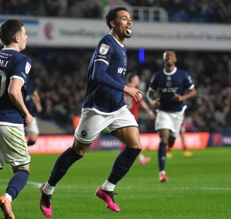 Femi Azeez in action for Millwall in the EFL Championship