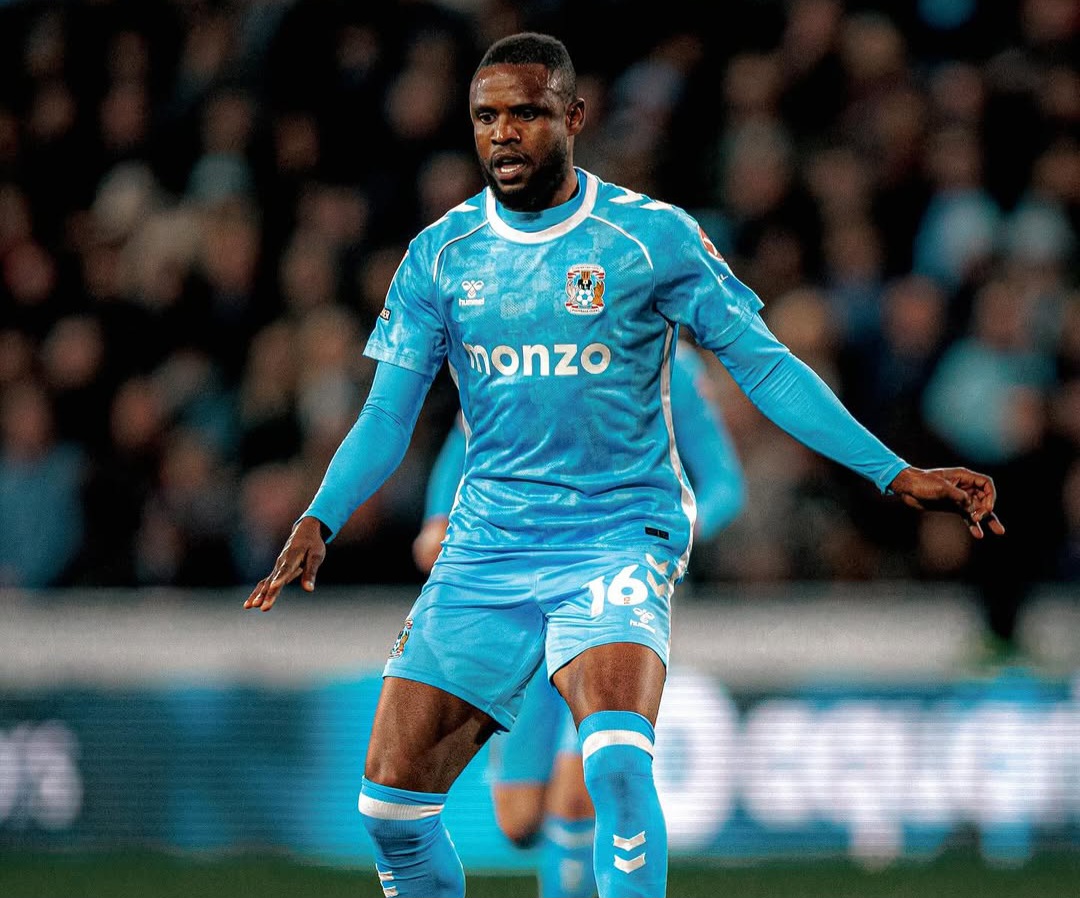 Onyeka in action for Coventry City during Championship match