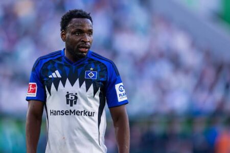 Hamburg Coach Clarifies Otele’s Half-Time Substitution In Augsburg Clash