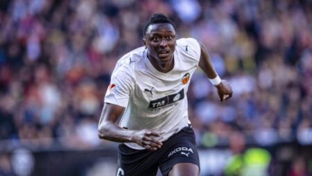 Sadiq Earns Praise From Corberán Amid Valencia Revival
