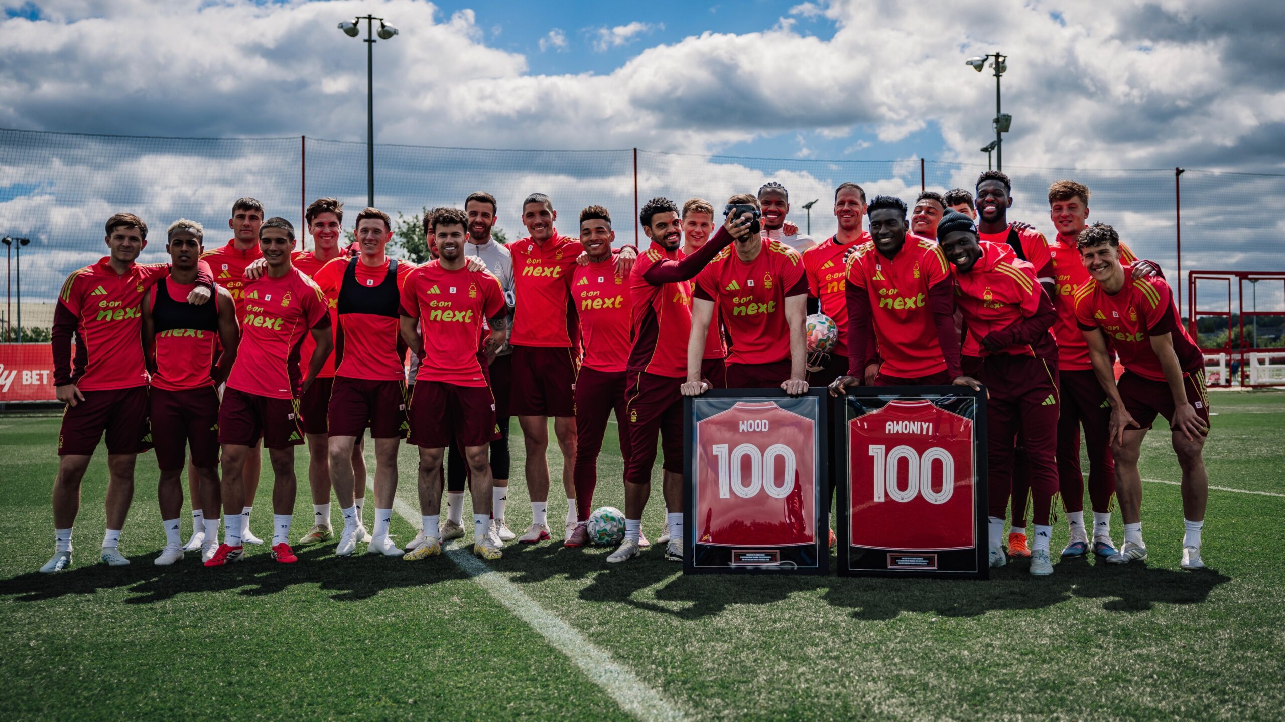 Awoniyi Receives Commemorative Shirt for His 100th Appearance with Forest