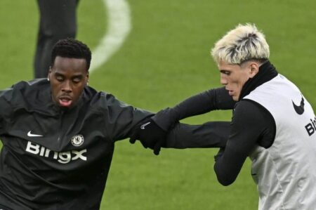 Rooney Questions Chelsea Decision To Sign Gittens, Garnacho
