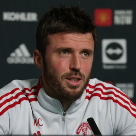 Man United Can’t Compete Under Carrick –Gullit