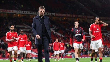 Saha Faults Carrick’s Slow Style Of Play At Manchester United