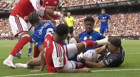 Gabriel Lucky Not To Be Sent Off Against Chelsea —Rooney
