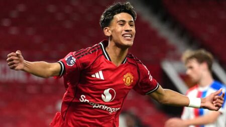 Gerrard Warns Wantaway Man Utd Prodigy JJ Gabriel Against Forcing Exit