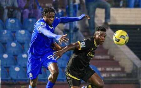 EUROMATCH NPFL: Gbolagade Celebrates 100 League Appearances For 3SC 3SC star Adelowo Gbolagade battling with a Ranchers Bees player