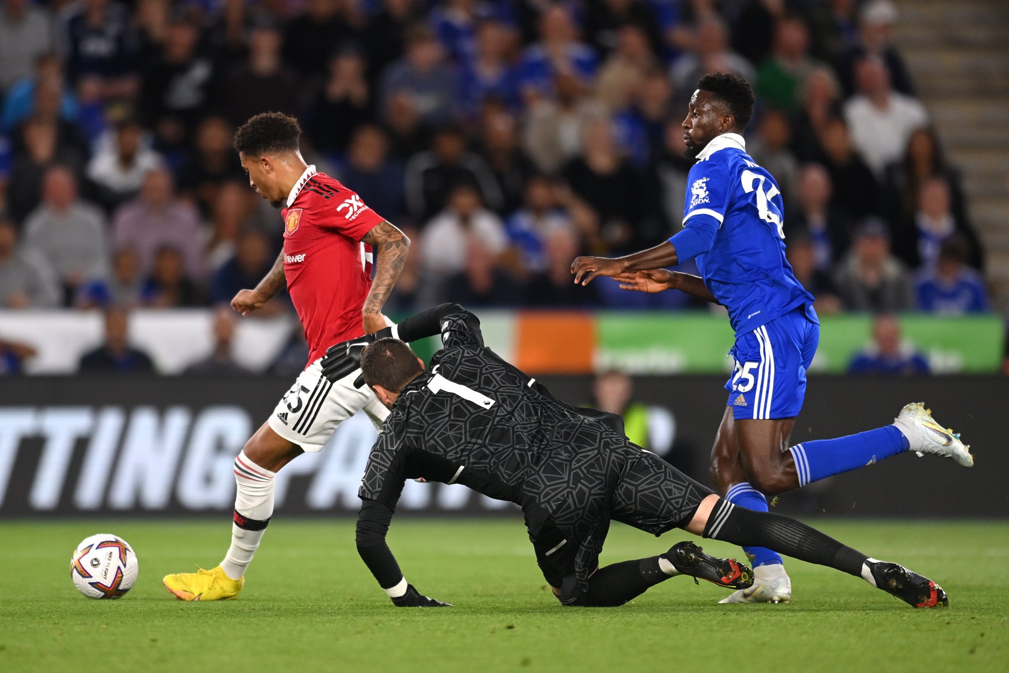 Ndidi, Iheanacho In Action As Leicester Lose To Man United, Suffer 4th Straight League Defeat