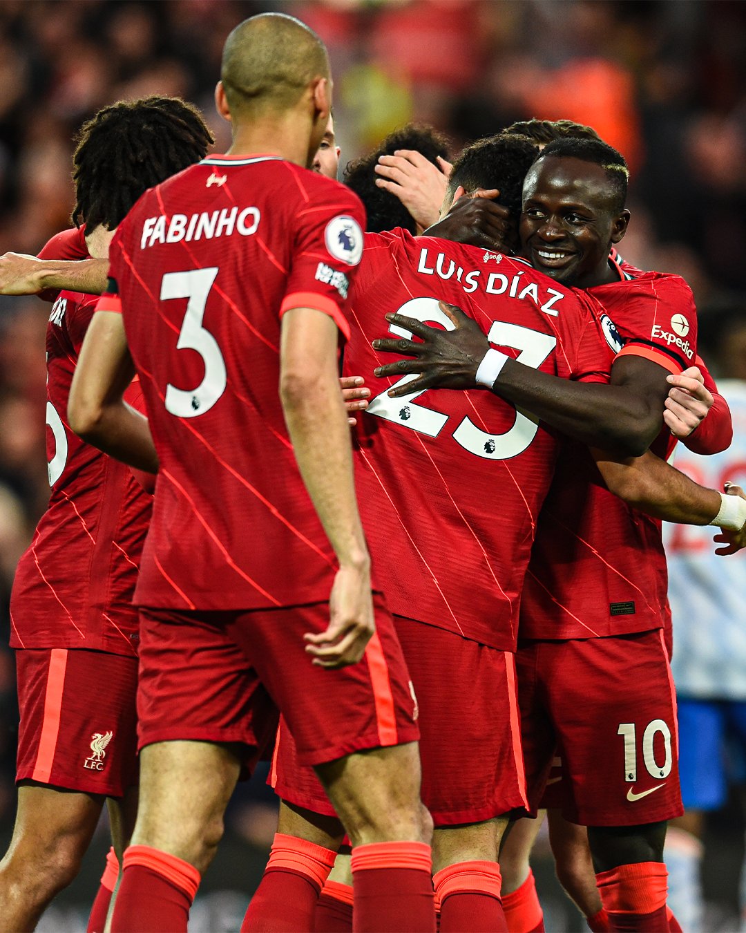 Dominant Liverpool Outclass Man United To Go Top Of The Log